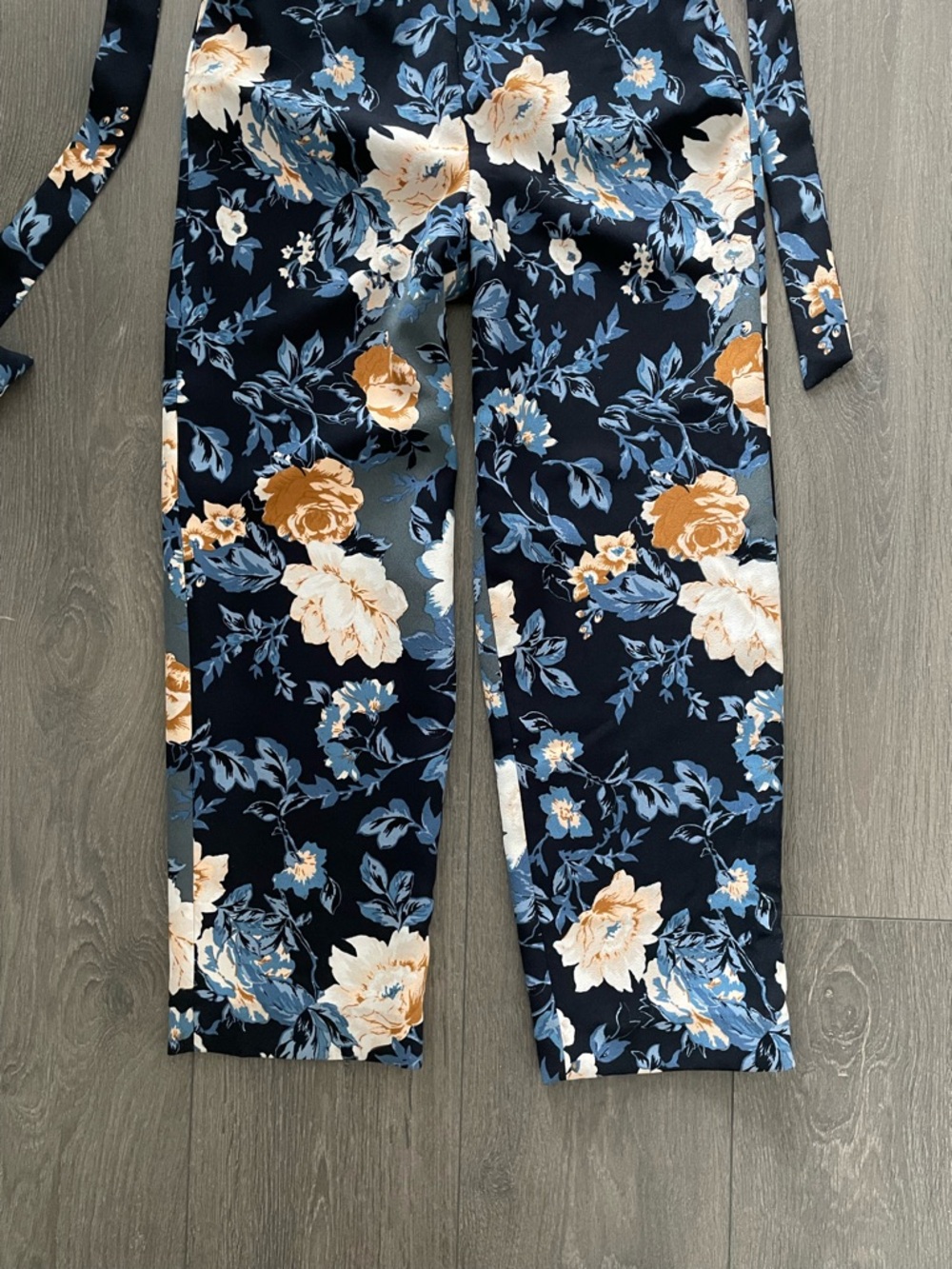 Floral V-Neck Navy Jumpsuit with Belt Aritzia Little Moon 00 XS jumper romper - Picture 2 of 7